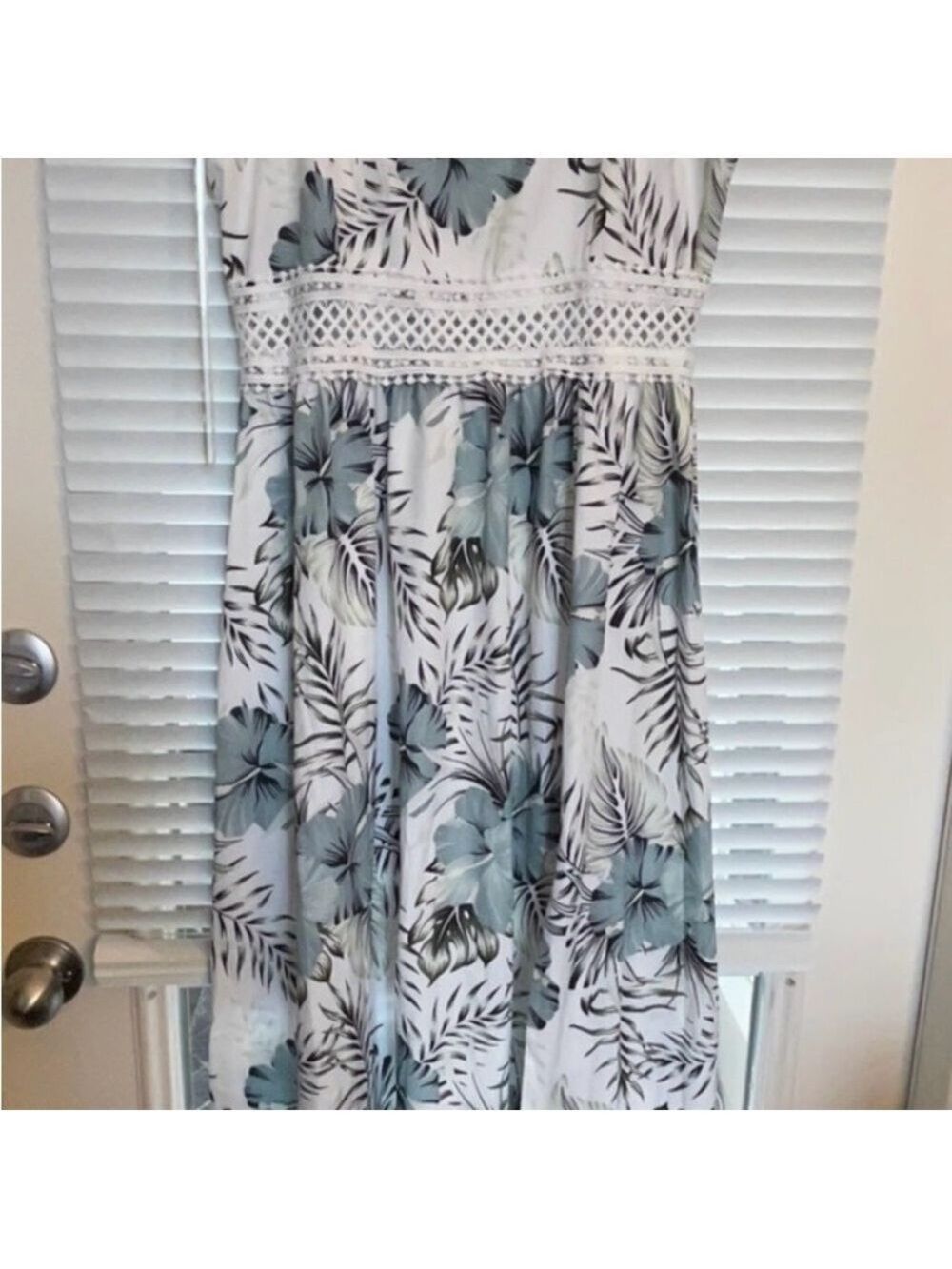 Floral Maxi Dress with Adjustable Straps Size L - Picture 4 of 5